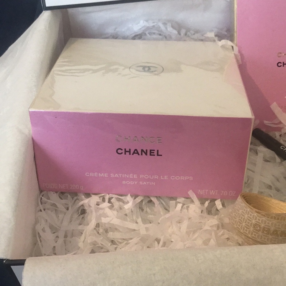 NWT CHANEL Chance Sateen Pour Le Corps Body Satin-200 Grams